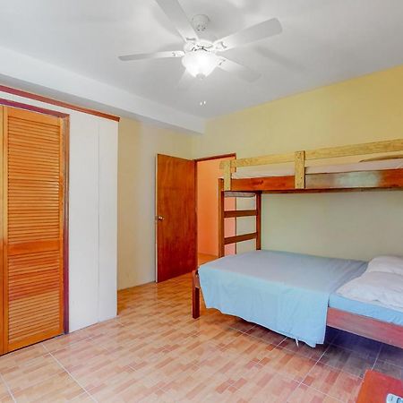 De Real Macaw Apartment Caye Caulker Bagian luar foto