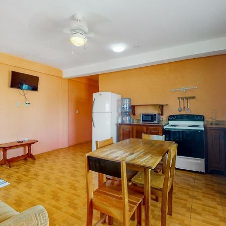 De Real Macaw Apartment Caye Caulker Bagian luar foto