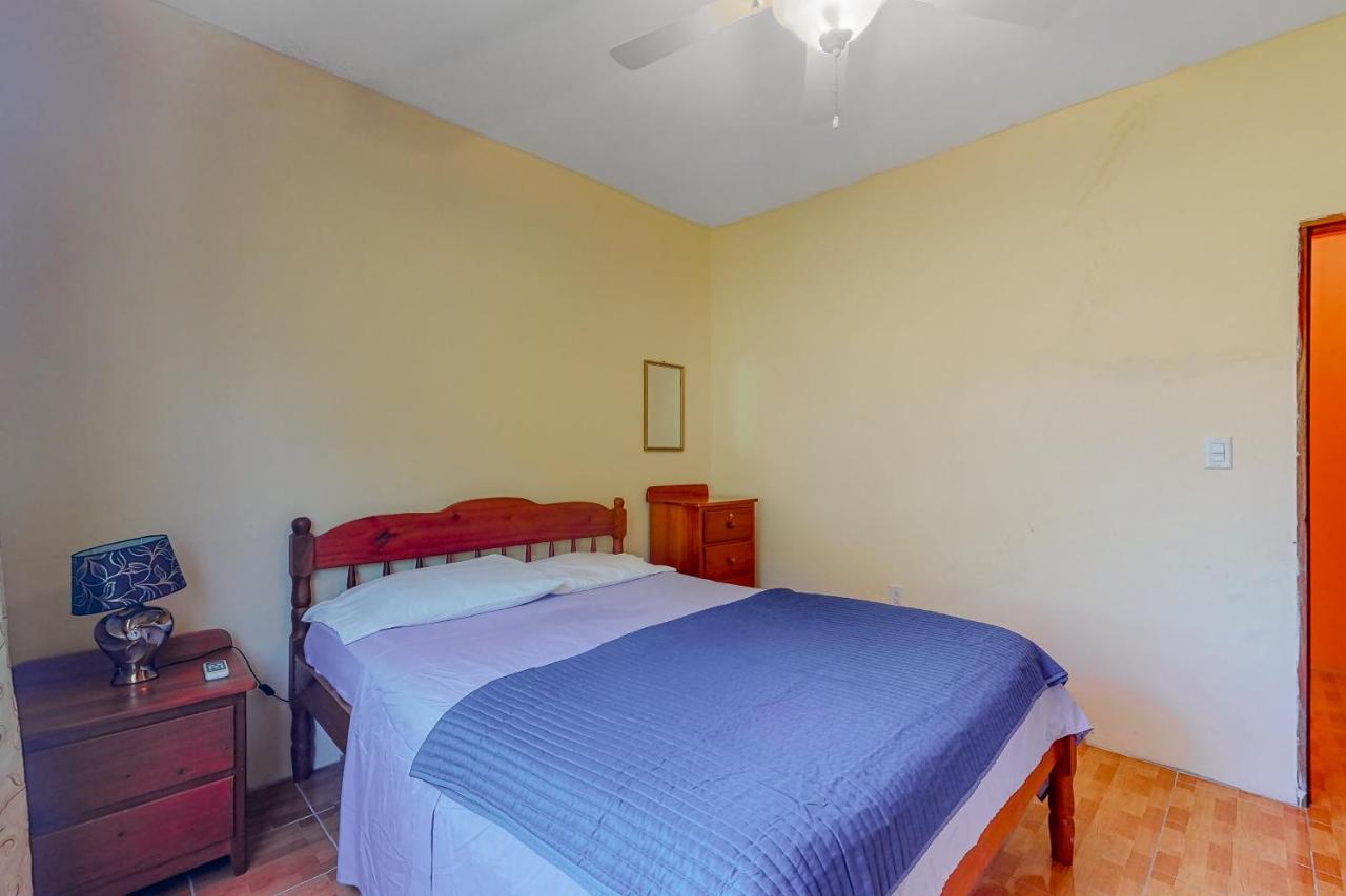 De Real Macaw Apartment Caye Caulker Bagian luar foto